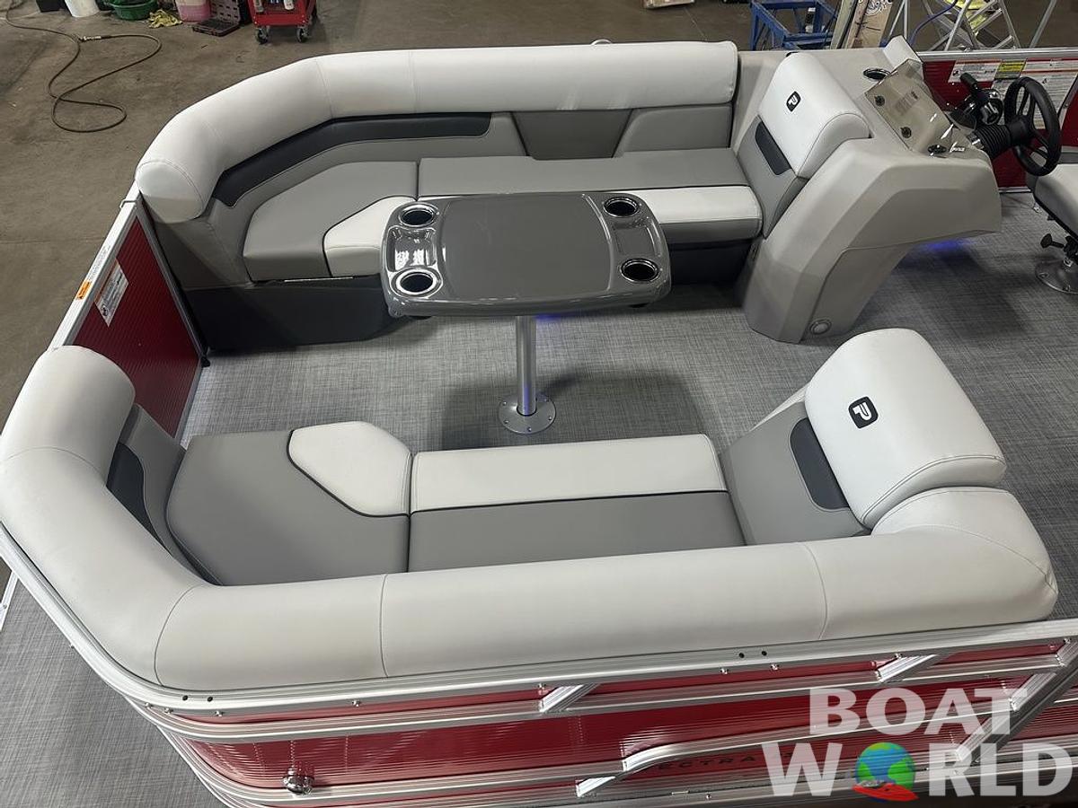 2025 Princecraft Vectra 23 RL SS Swingback Pontoon & Mercury 4-Stroke EFI