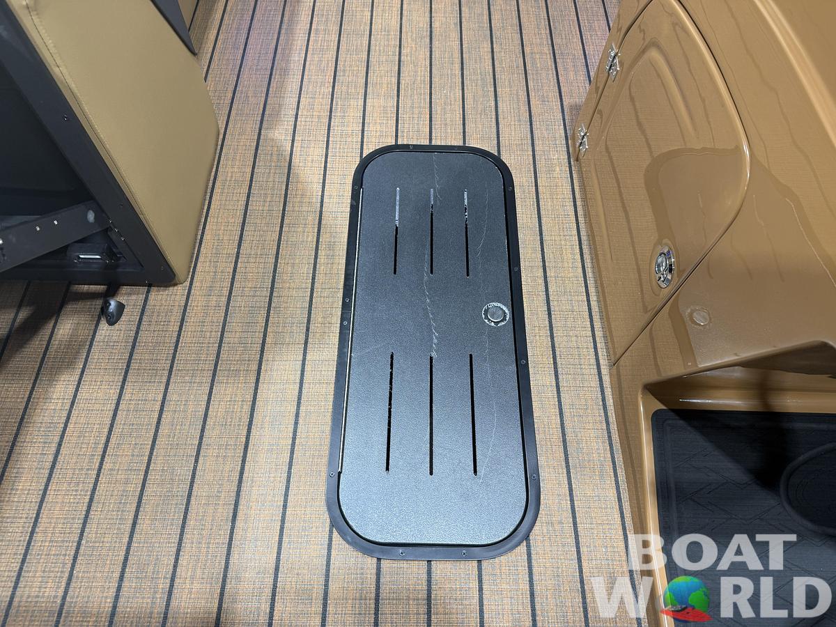 2026 Bentley Elite 223 Quad Swingback QSB Tritoon $64995