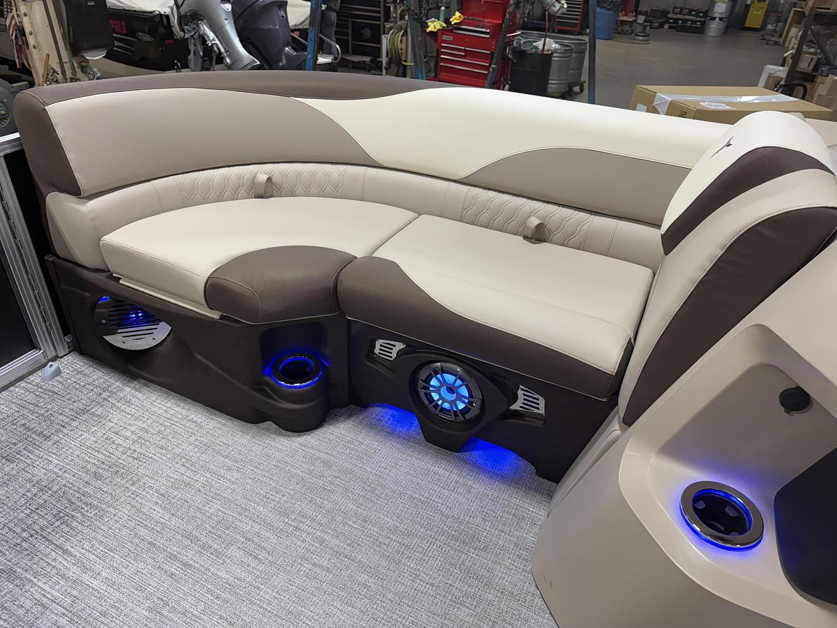 2025 Tahoe Pontoons LTZ 2385 Quad Lounge Shift SS Tritoon & Honda 4-Stroke EFI