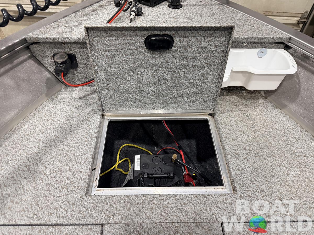 Used 2021 Crestliner 1650 Discovery Aluminum Fishing Boat - $13,995