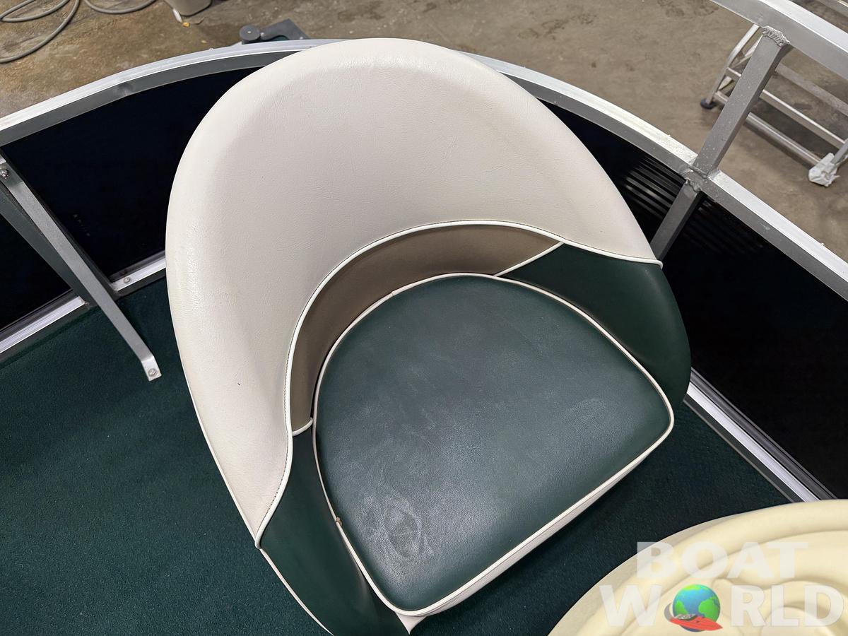 Used 2005 Leisure Island 2021 & 40HP