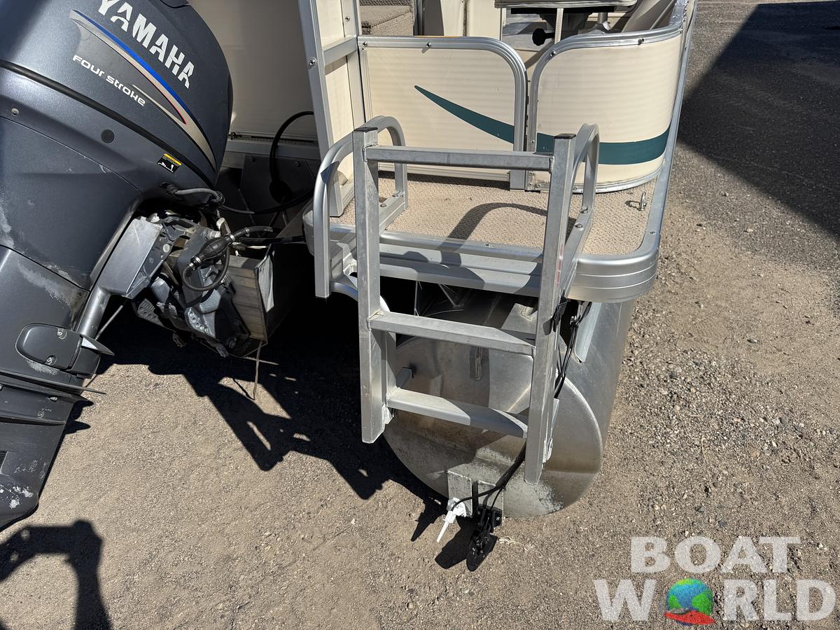 Used 2004 Sweetwater 2222 DF Pontoon