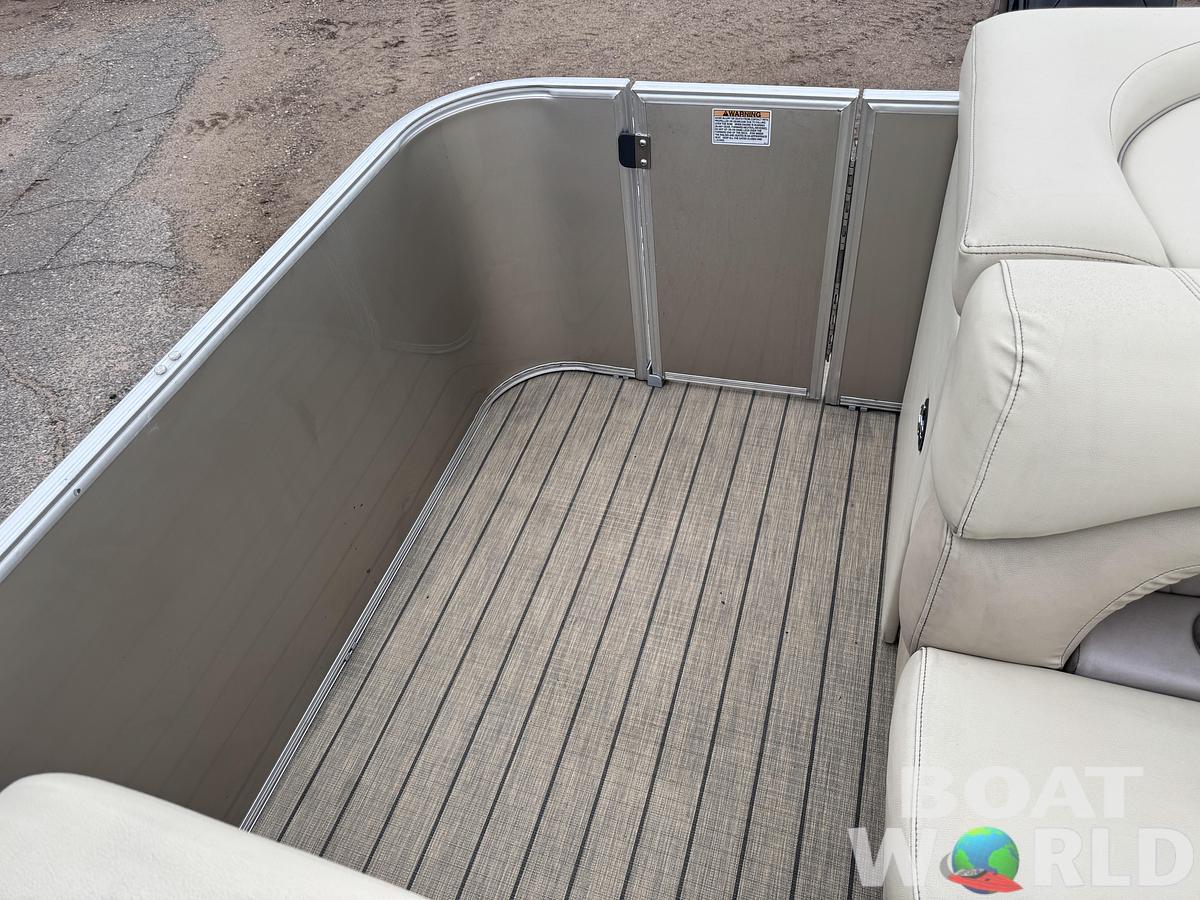 Used 2018 Sylvan Mirage 820 Cruise