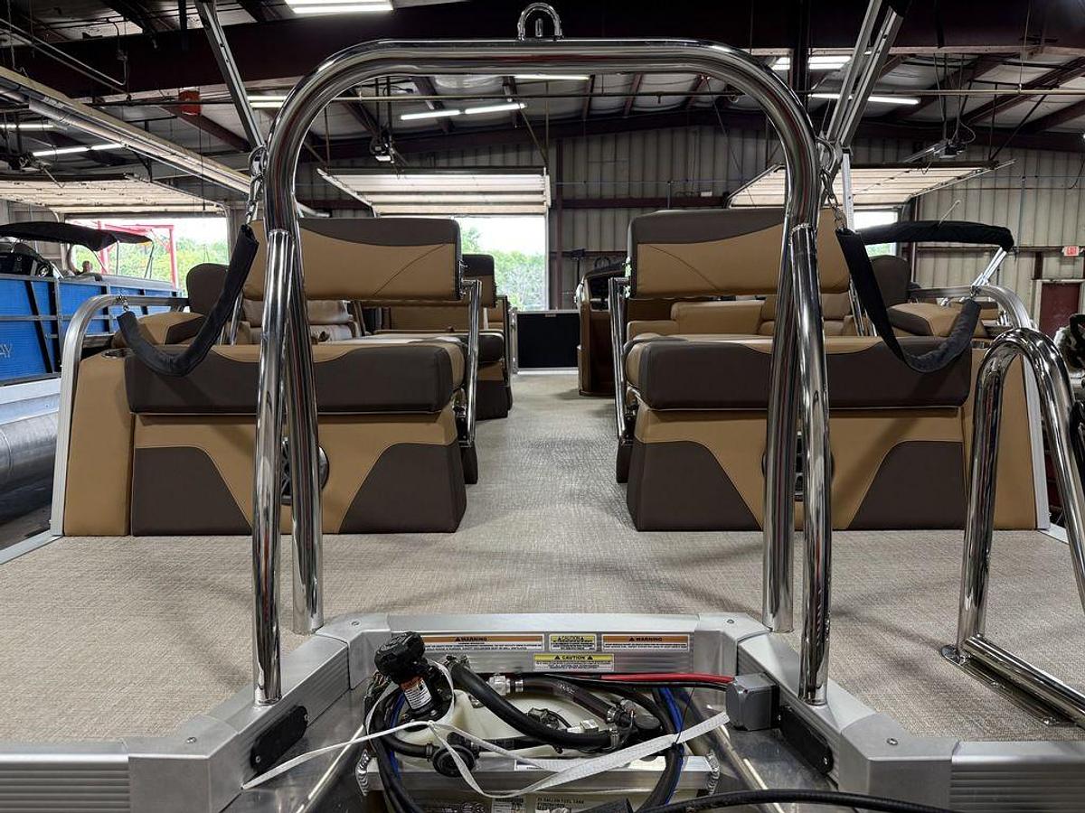 2025 Tahoe Pontoons LTZ 2385 Quad Lounge Shift Flip & Honda 4-Stroke EFI