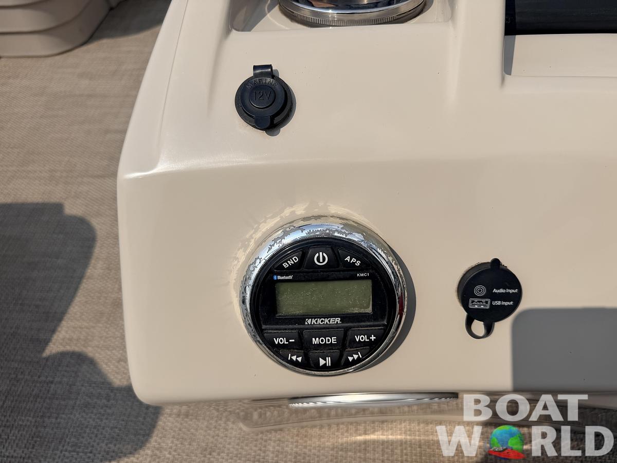 Used 2019 Bennington 21 SX Quad Lounge & Yamaha 90HP 4Stroke -$29,995