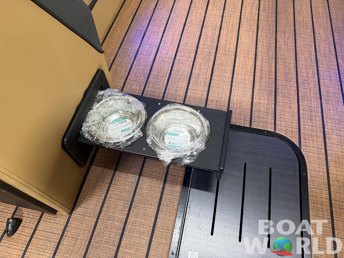 2026 Bentley Pontoons Elite 223 Swingback Tritoon