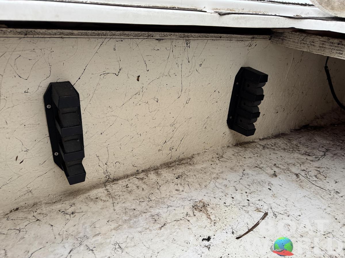 Used 2019 Hurricane SunDeck 187 with 150HP Yamaha Fourstroke EFI Outboard