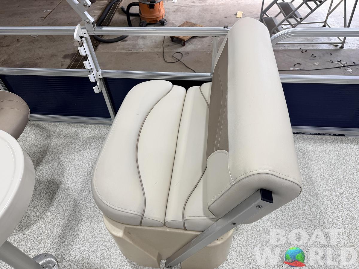 Used 2017 Montego Bay 8518 4-PT & 40HP Honda 4Stroke -$18,995