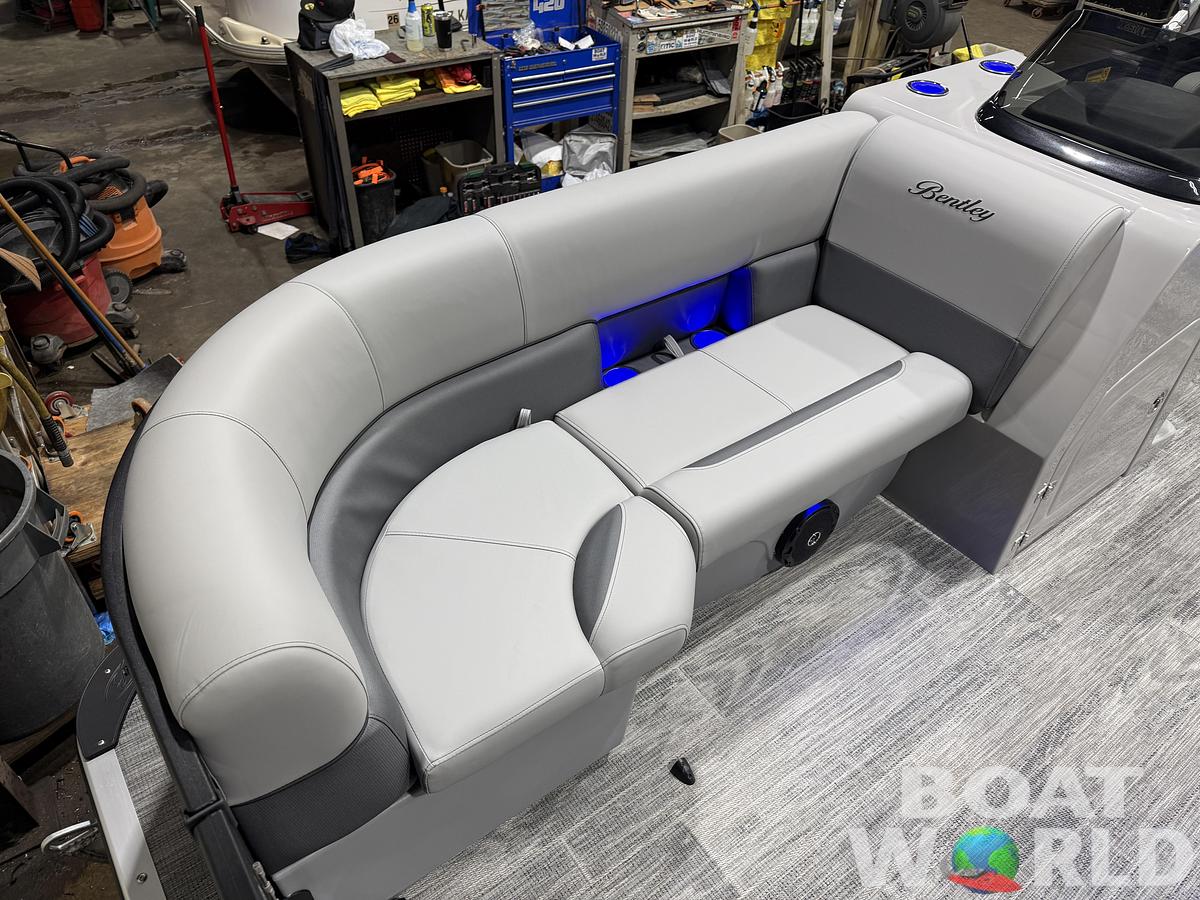 2026 Bentley Pontoons Legacy 220 Swingback