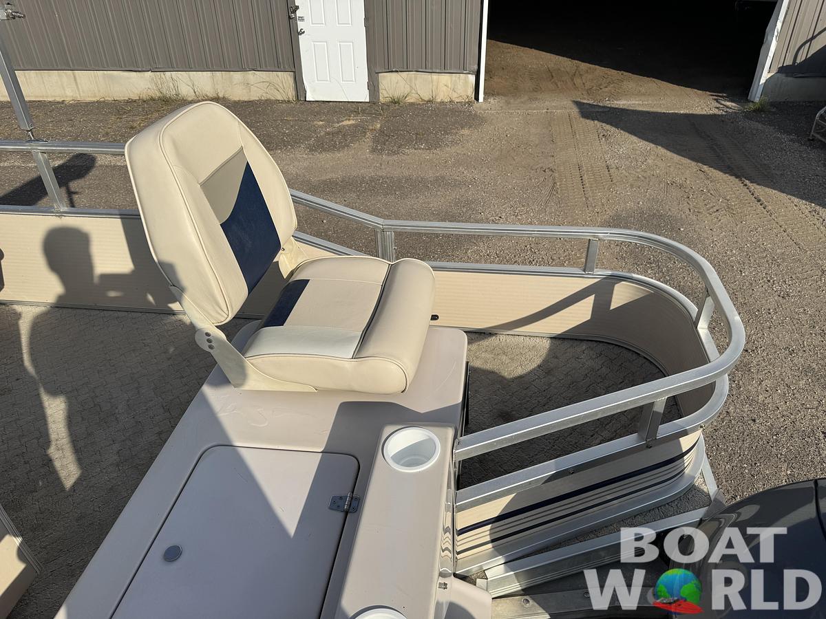Used 2009 Weeres Family Fish Deluxe 220 Pontoon