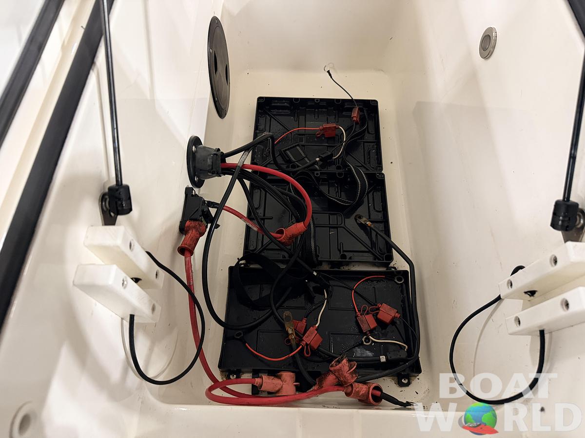 Used 2016 Larson FX 1850 DC Fiberglass Fishing Boat