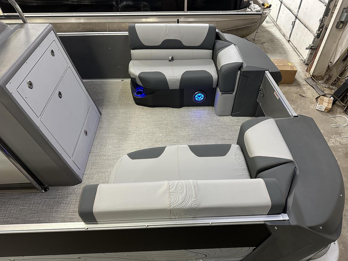 2025 Tahoe Pontoons GEOfish CRF 2585 Tritoon & 225HP Outboard