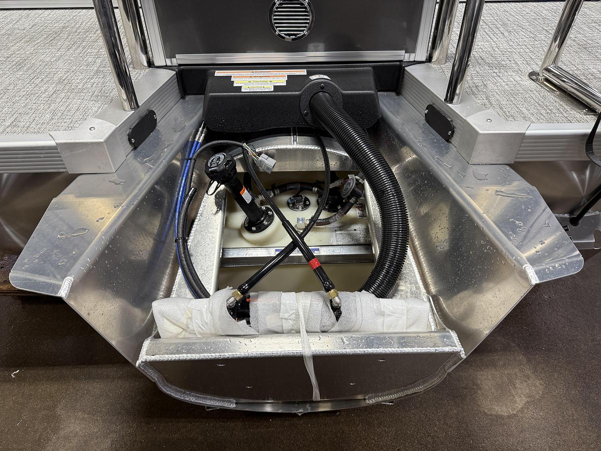 2025 Tahoe Pontoons Cascade 2385 Quad Lounge Tritoon & 225HP 4-Stroke