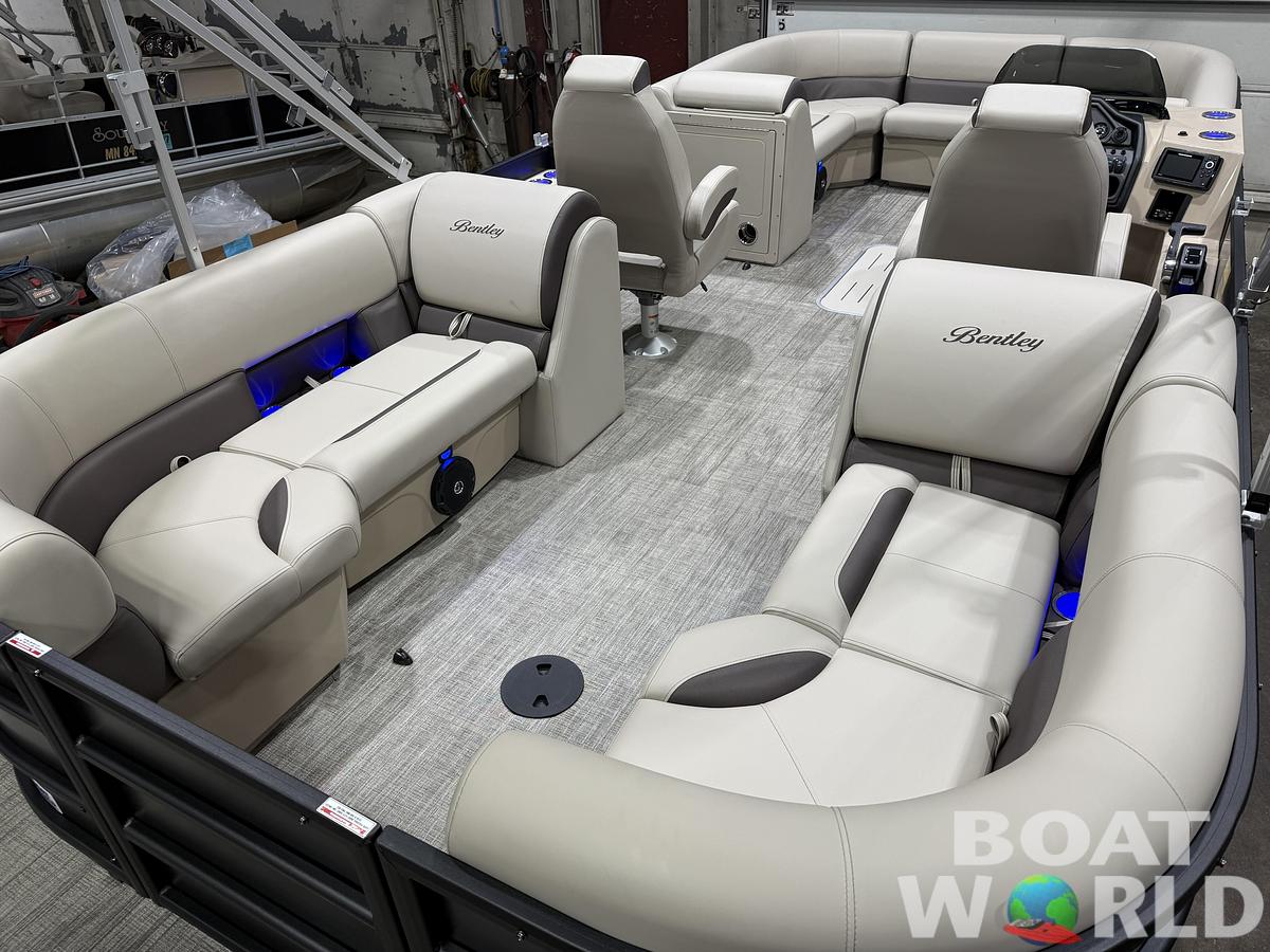 2026 Bentley Pontoons Legacy 223 Navigator Quad Lounge Tritoon