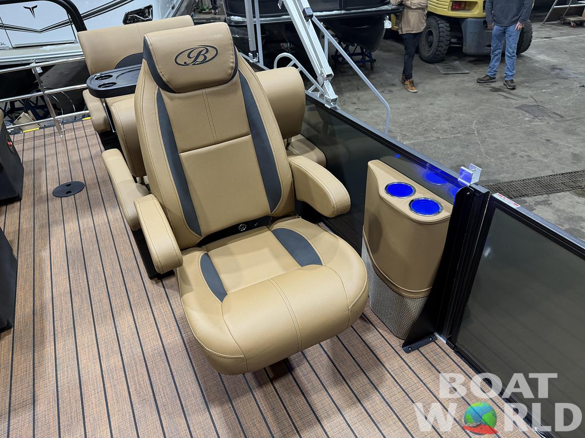 2026 Bentley Pontoons Legacy 223 QSB Swingback Tritoon 
