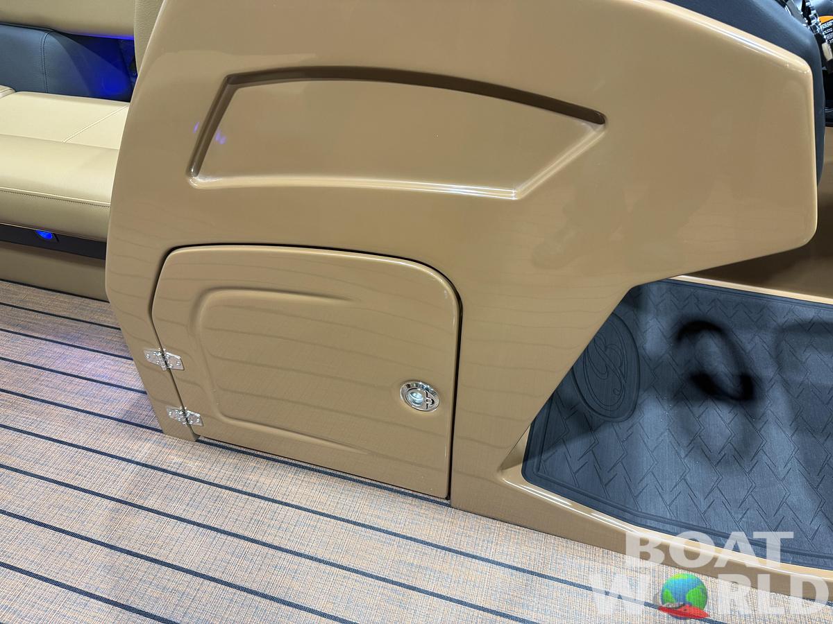 2026 Bentley Pontoons Elite 223 Swingback Tritoon & 200HP 