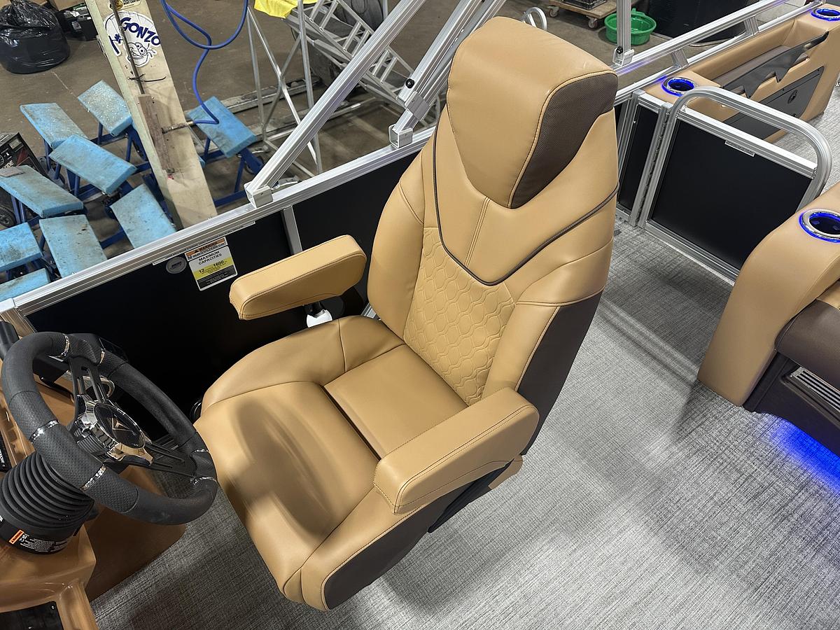 2025 Tahoe Pontoons LTZ 2385 Swingback (VRB) Windshield Tritoon & Honda 4-Stroke EFI