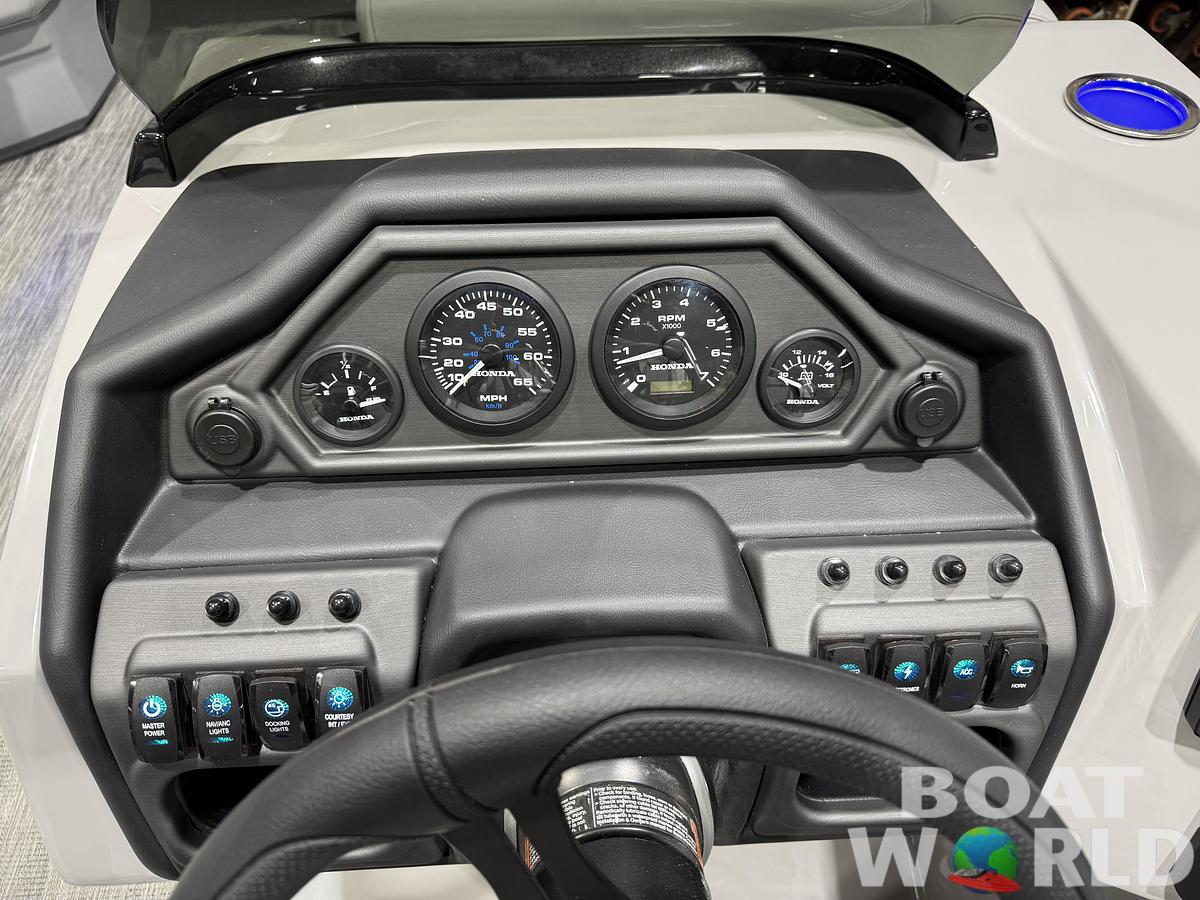 2026 Bentley Pontoons Legacy 220 Swingback