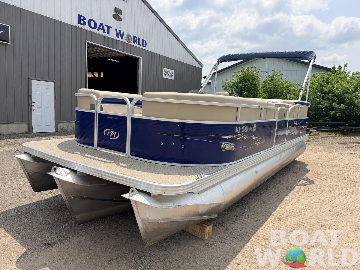 Used 2013 Manitou 220 Xplode VP Tritoon & 150HP Yamaha 4Stroke -$29,995