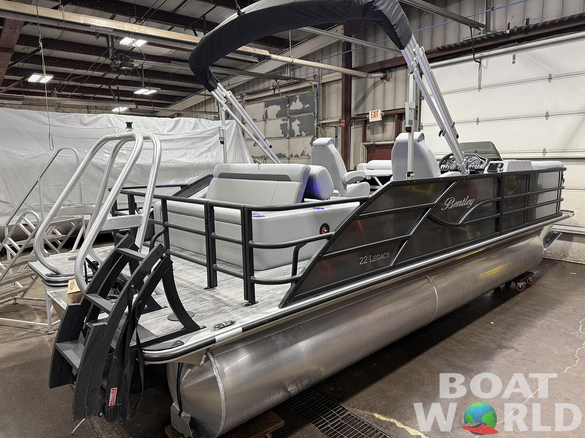 2026 Bentley Pontoons Legacy 223 Swingback Tritoon 