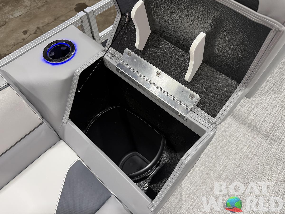 2026 Tahoe Sport 2385 Swingback (VRB) Tritoon 