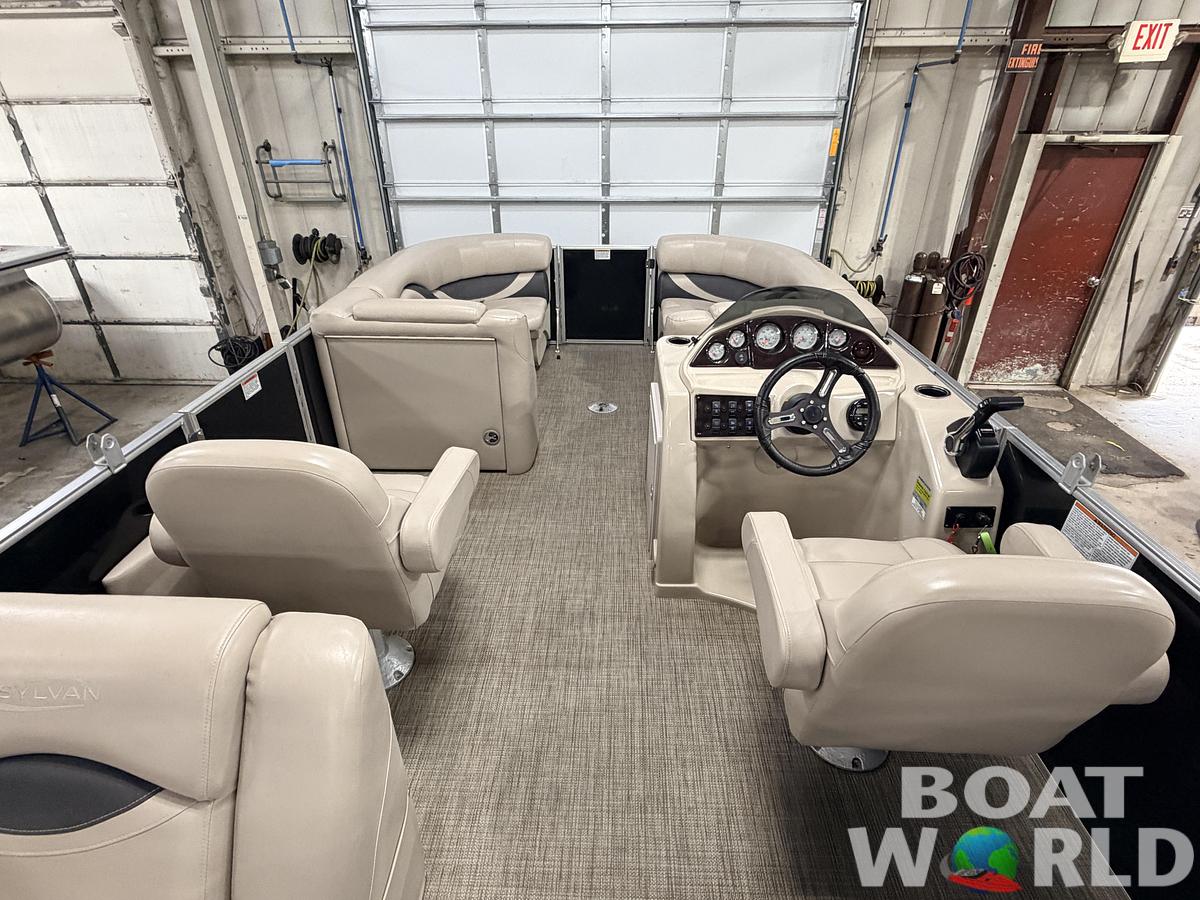 Used 2016 Sylvan Mirage 822 LZ & 50HP Yamaha 4Stroke - $21,995