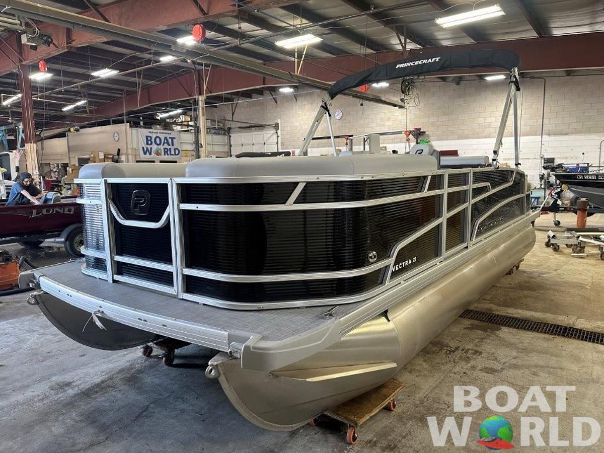 2025 Princecraft Vectra 21 RL Swingback SS Pontoon & Mercury 4-Stroke EFI