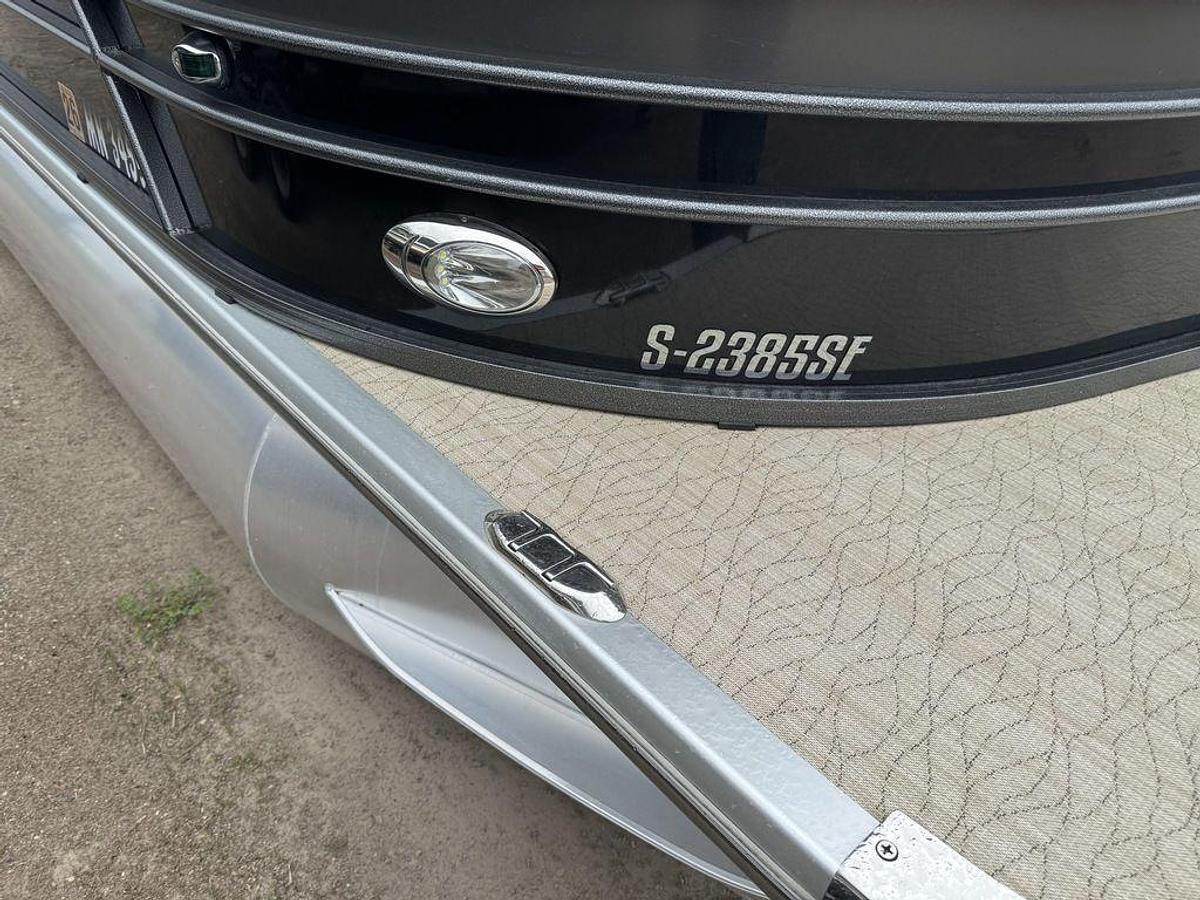 Used 2018 Misty Harbor Boats Skye SR S-2385SE Pontoon