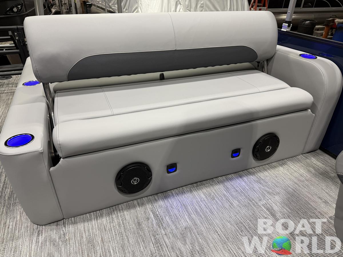 2026 Bentley Pontoons Legacy 223 Swingback Tritoon 