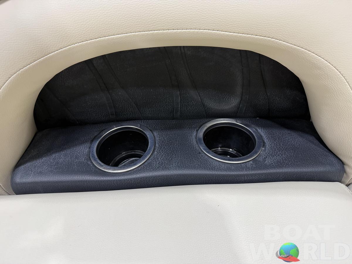 Used 2017 Sylvan 820 Fish & Cruise Pontoon