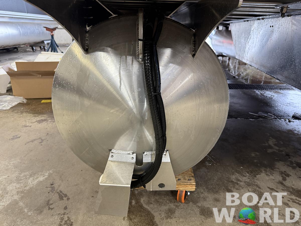 2025 Bentley Pontoons Legacy 220 Navigator Quad Lounge & Honda 4-Stroke EFI