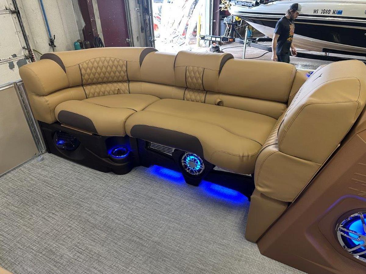 2025 Tahoe Pontoons Cascade 2385 Quad Lounge Shift SS Tritoon & Honda 4-Stroke EFI