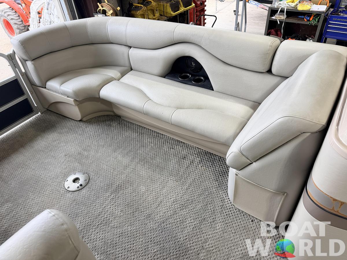 Used 2010 Starcraft StarDeck 8522 & 50HP Mercury 4Stroke -$14,995