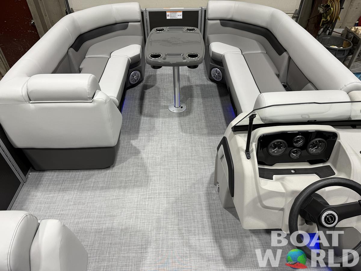 2026 Princecraft Vectra 23 RL Lounge Swingback Tritoon 