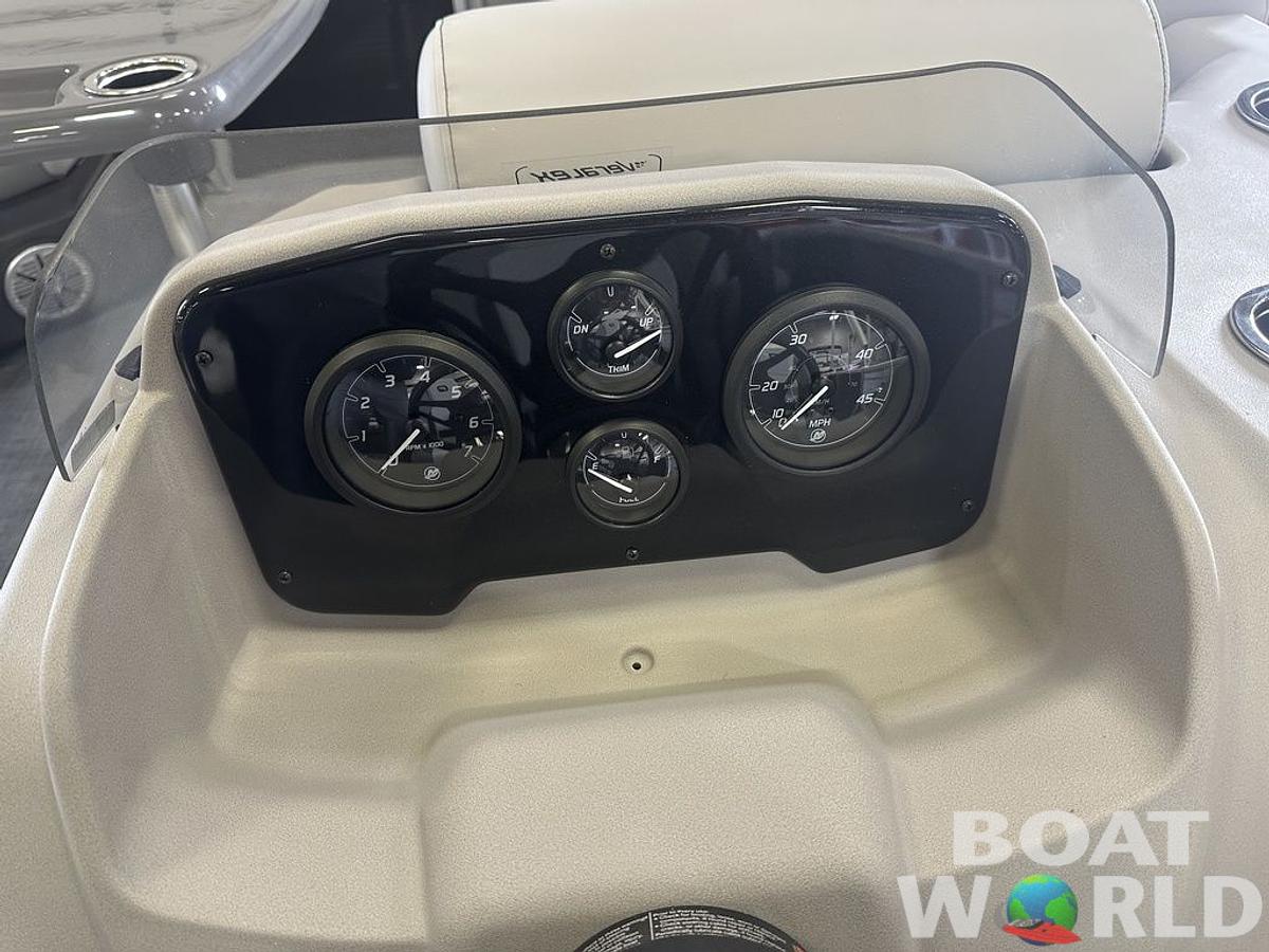 2025 Princecraft Vectra 21 RL Lounge Swingback & Mercury 4-Stroke EFI