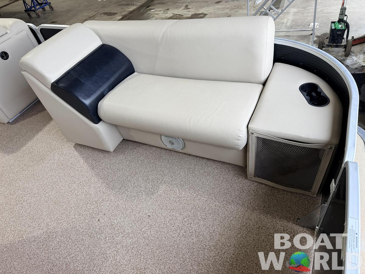 Used 2016 Weeres 220 Cadet Cruise & 90HP Evinrude ETec -17,995