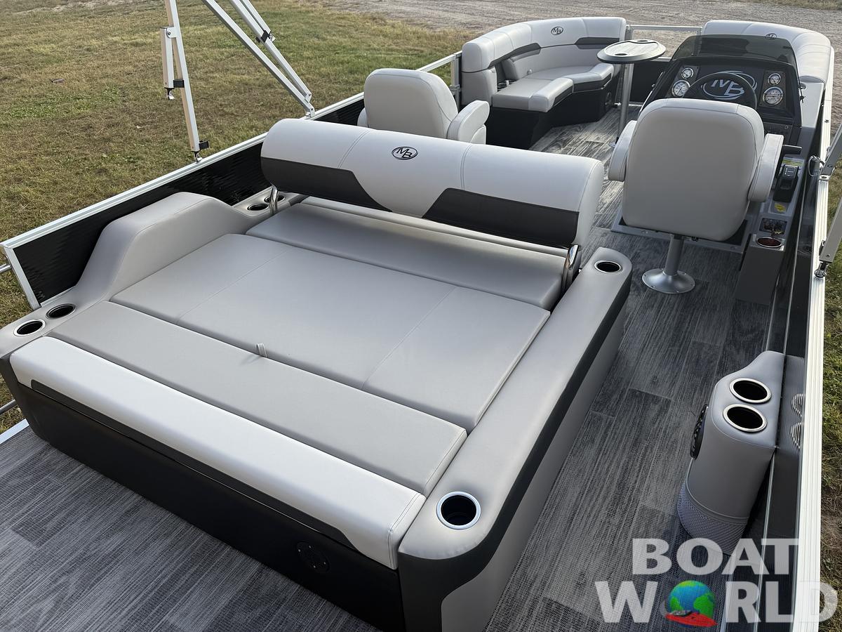 2026 Montego Bay 8522 Swingback Deluxe Pontoon