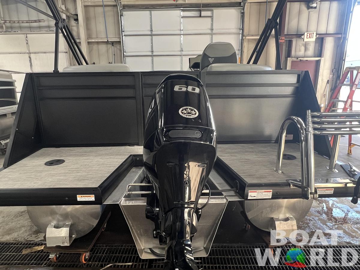 Used 2024 Viaggio Lago V16U & 60HP Suzuki 4Stroke -$24,995