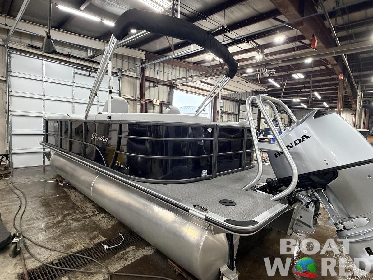 Used 2024 Bentley Legacy 223 150HP Navigator Tritoon - $47995