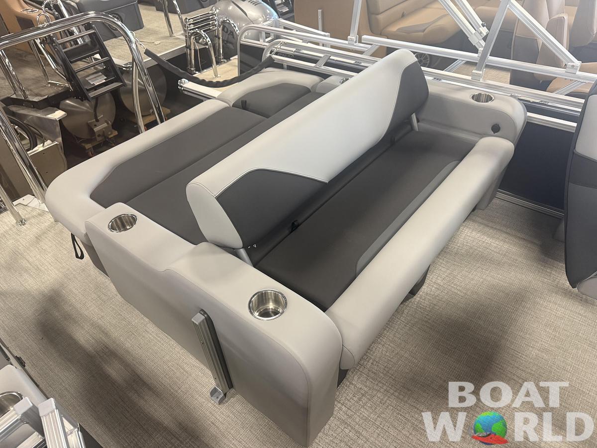 2027 Tahoe Sport VRB 2180 Swingback & 4-Stroke $31995