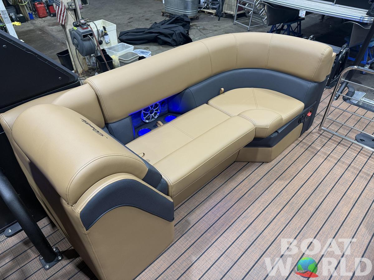 2026 Bentley Pontoons Elite 253 Admiral 350HP Quad Lounge Tritoon