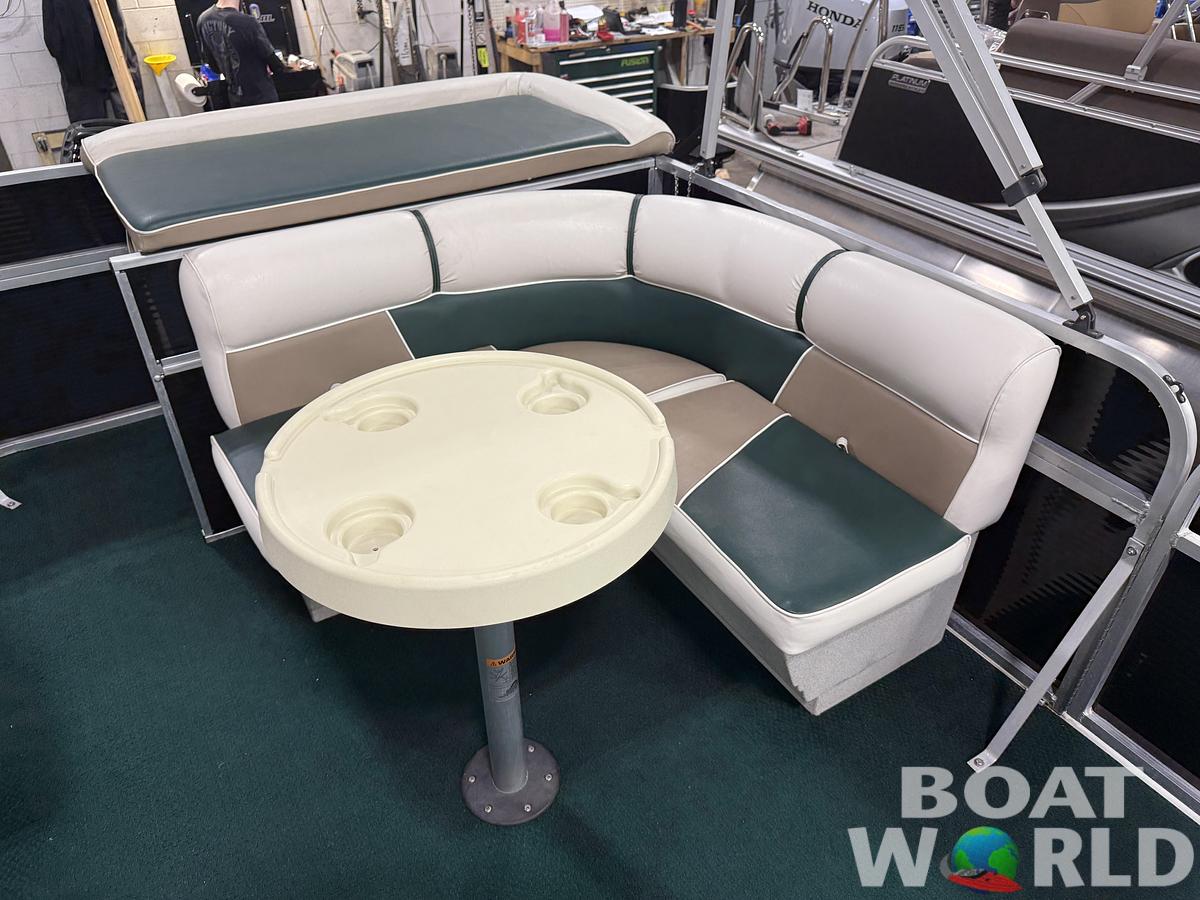 Used 2005 Leisure Island 2021 & 40HP