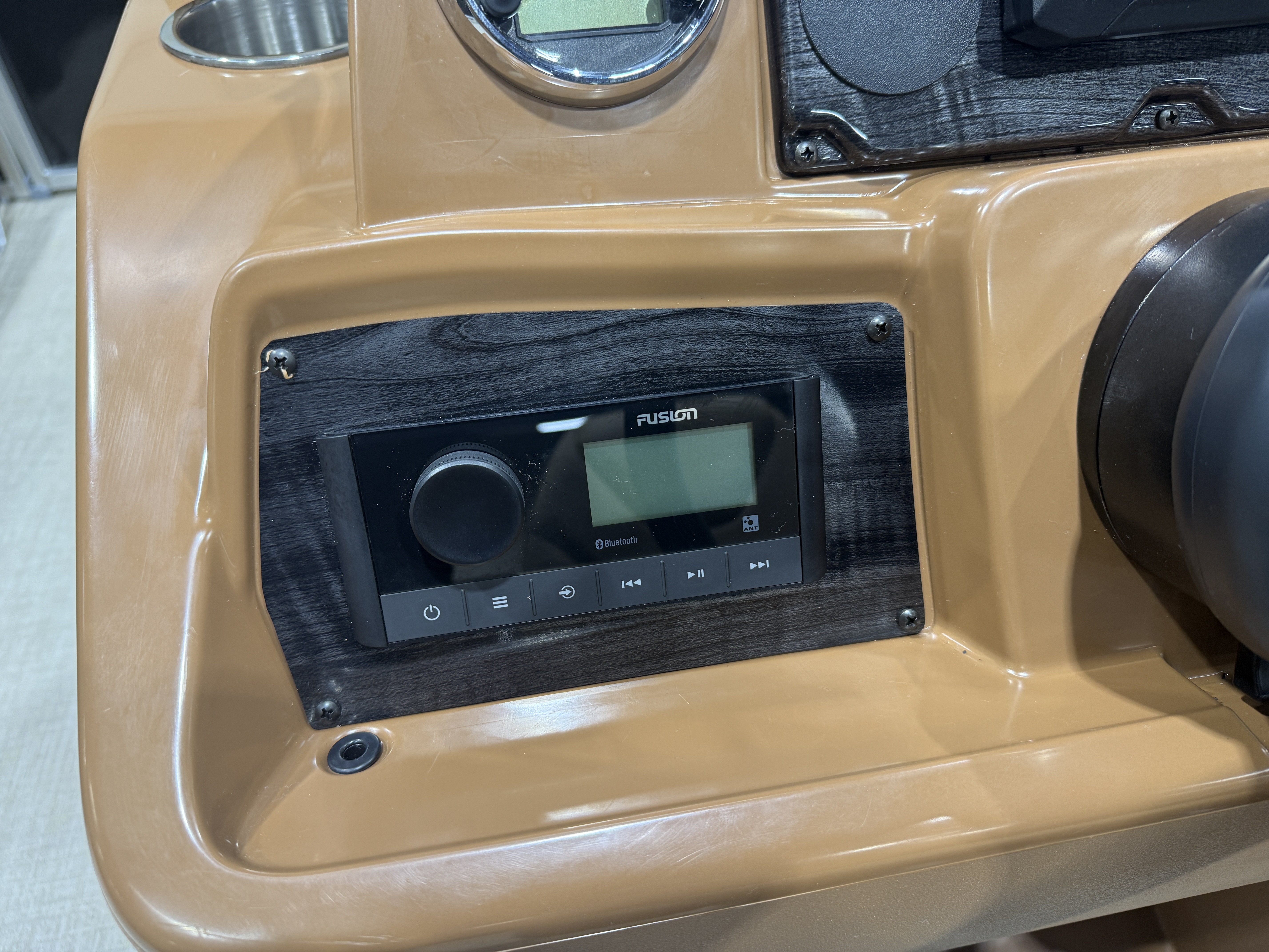 2026 Tahoe Pontoons Sport 2180 Swingback (VRB) 