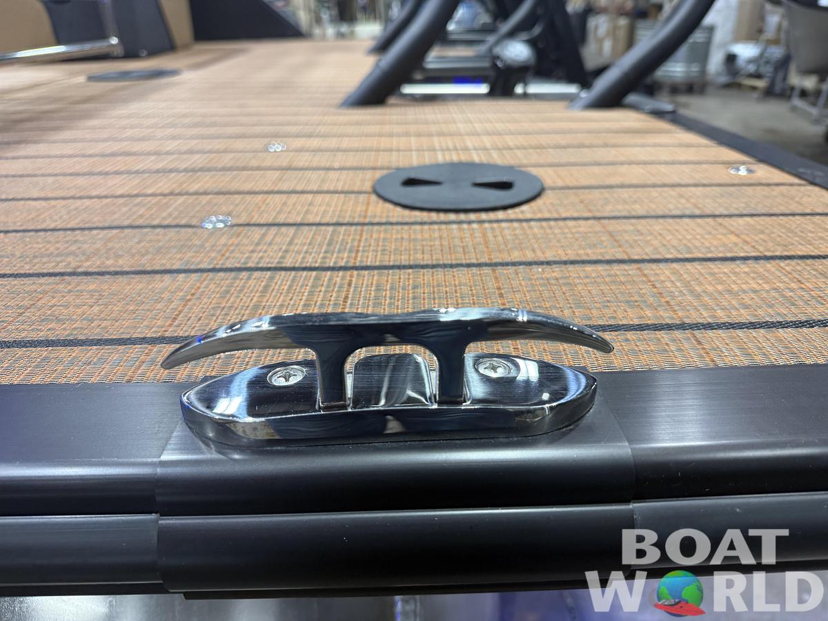 2026 Bentley Pontoons Elite 253 Admiral 350HP Quad Lounge Tritoon