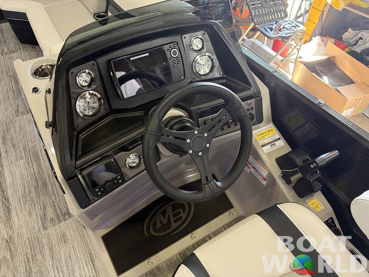 2026 Montego Bay 8522 DL Quad Lounge Tritoon