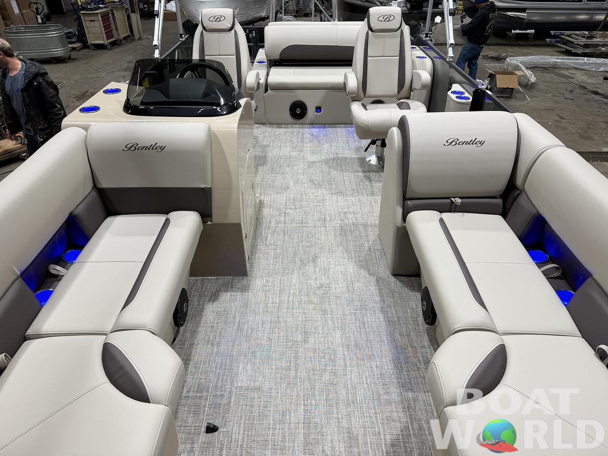 2026 Bentley Pontoons Legacy 220 Swingback