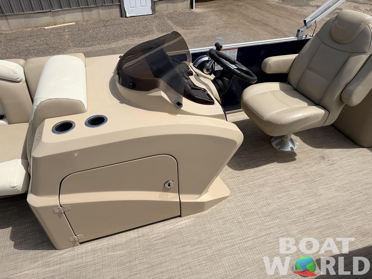 Used 2016 Sylvan Mirage 8524 LE & 150HP Mercury 4Stroke - $29,995