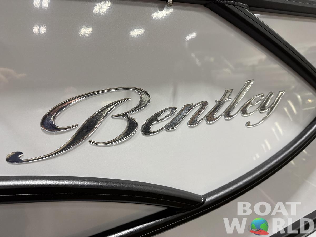2026 Bentley Pontoons Legacy 223 Swingback Tritoon 