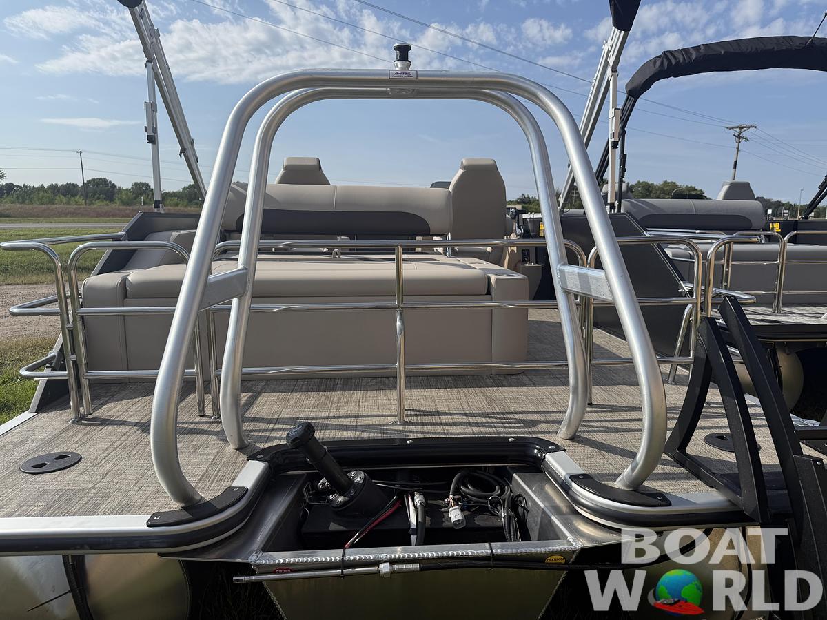 2026 Bentley Pontoons Legacy 220 Swingback & Honda 4-Stroke EFI