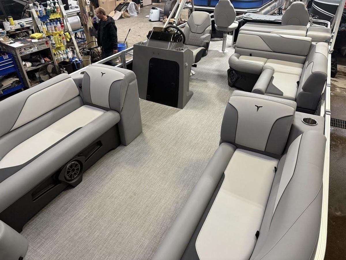 2025 Tahoe Pontoons Sport 2385 Rear Fish & Honda 4-Stroke EFI